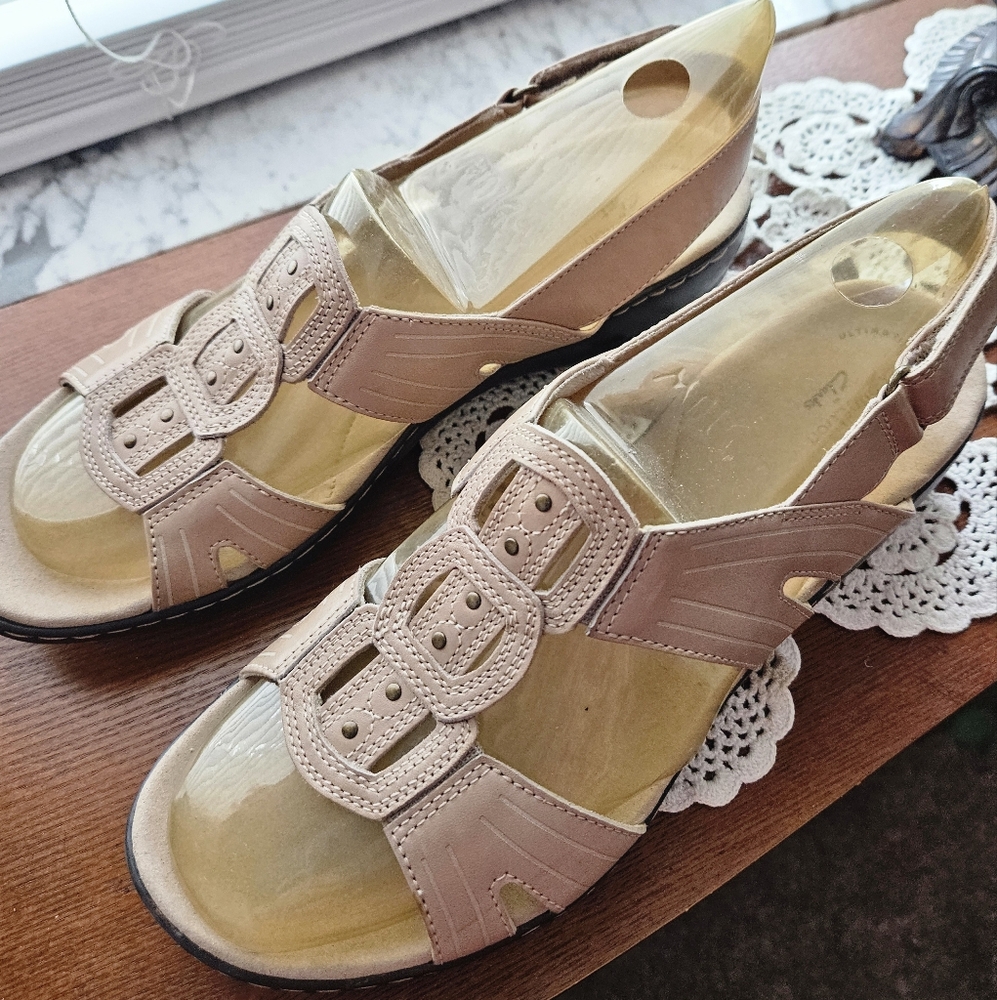 Stylish CLARKS Tan Women's Sandals Sz 12 Brand New
